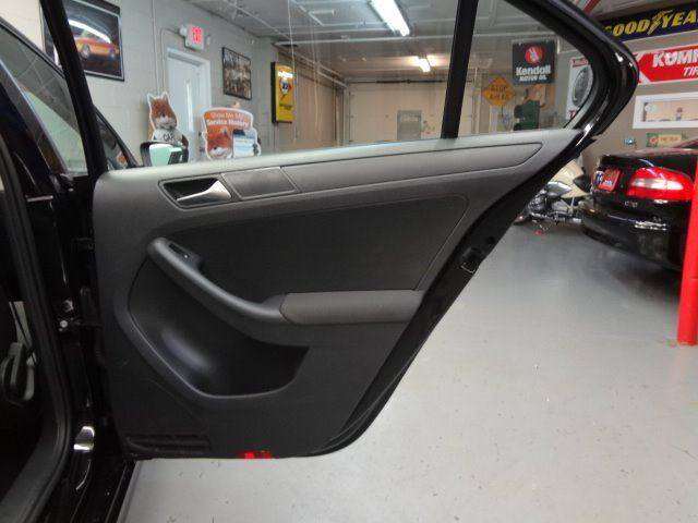 Volkswagen Jetta 2011 photo 13